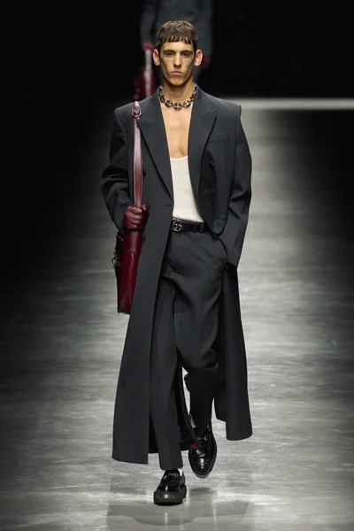 Look 1